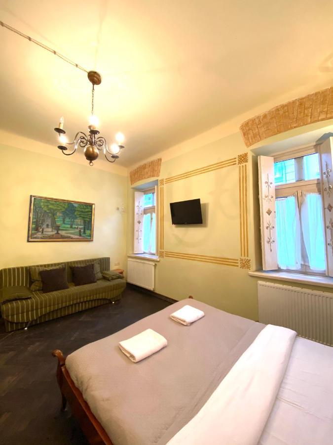 Квартира В Центрі На Вулиці Валова 21 Lviv Kültér fotó